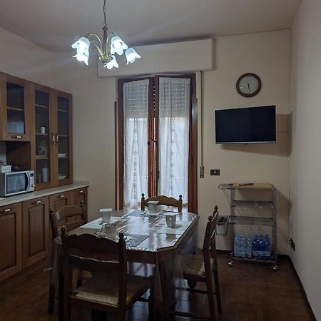 アレッツォDue Passi In Val Di Chianaアパートメント エクステリア 写真